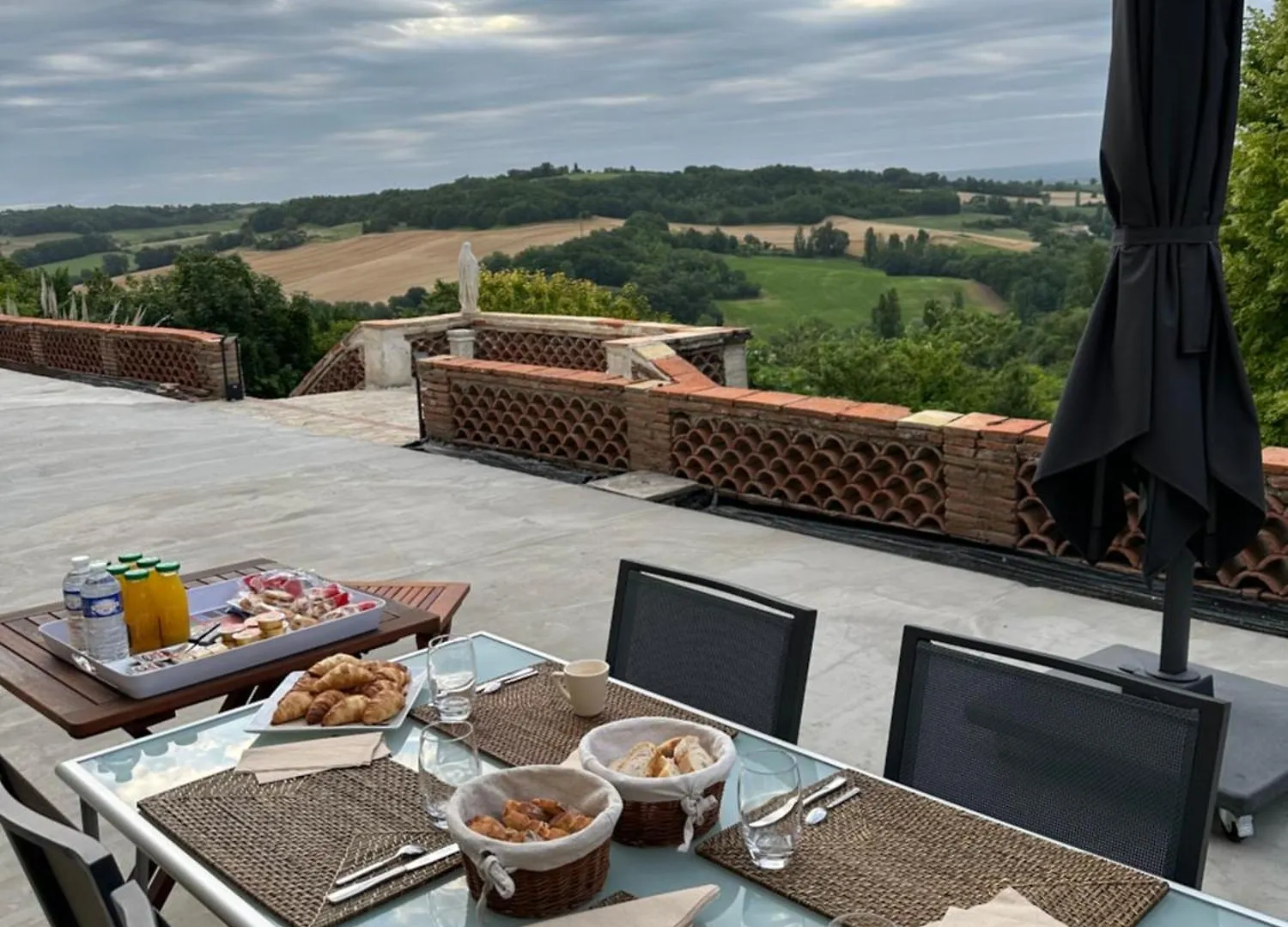 Bed & Breakfast Les Trois Terrasses Bed and Breakfast Montpezat-de-Quercy