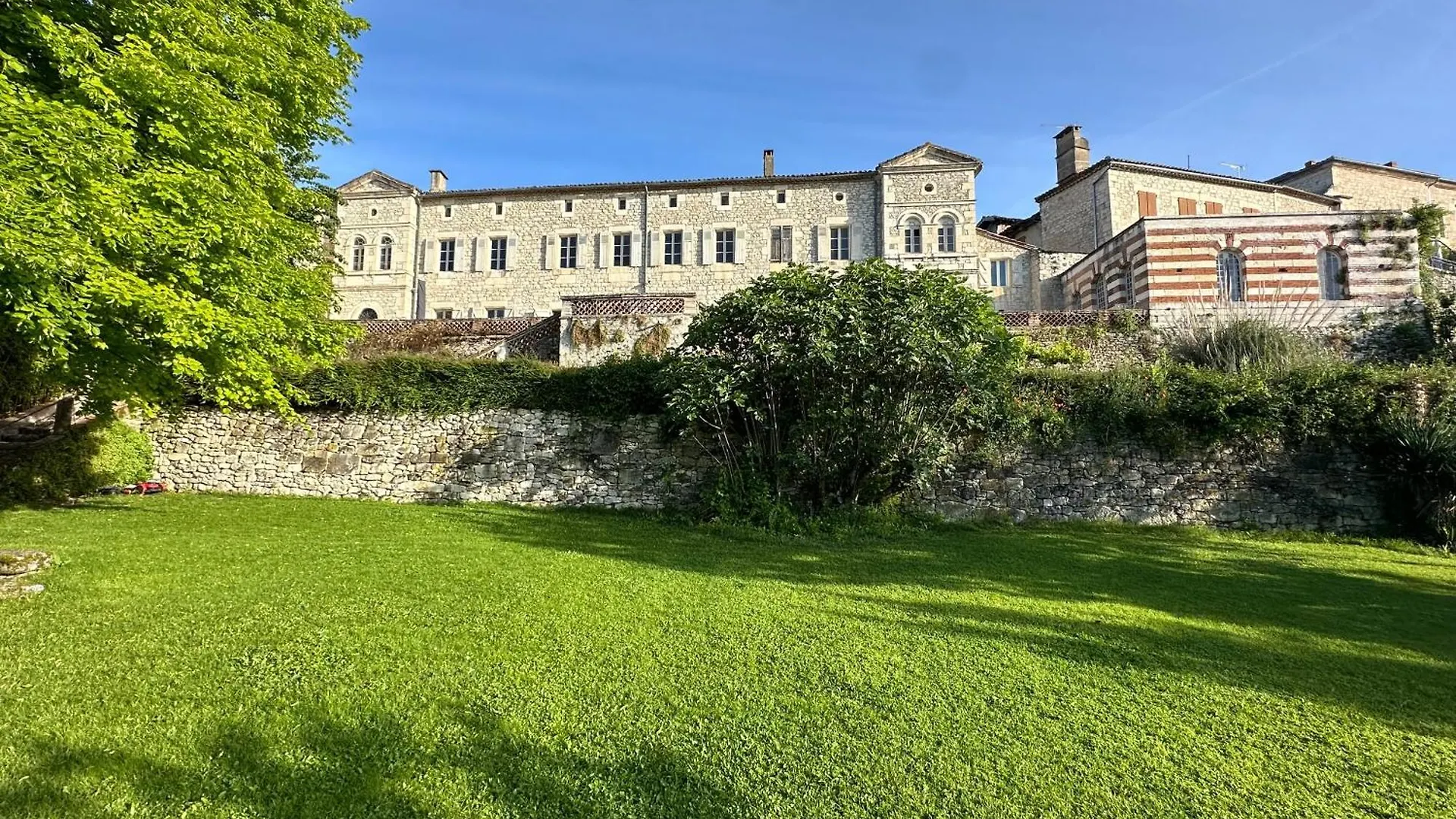 Les Trois Terrasses Bed and Breakfast Montpezat-de-Quercy